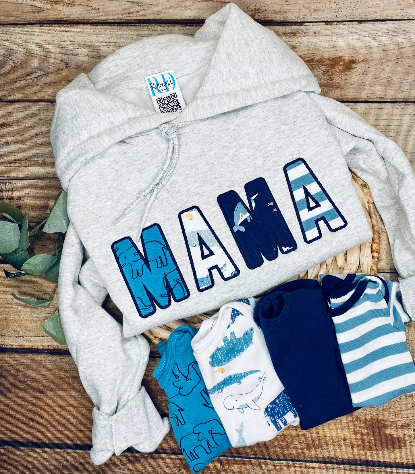 Mama appliqué Hoodie with baby clothes, completely customizable