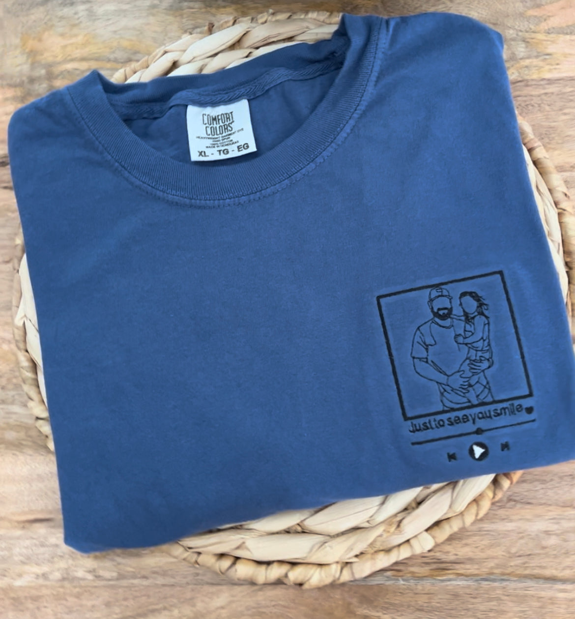 Custom embroidered photo on T-shirt COMFORT COLOR