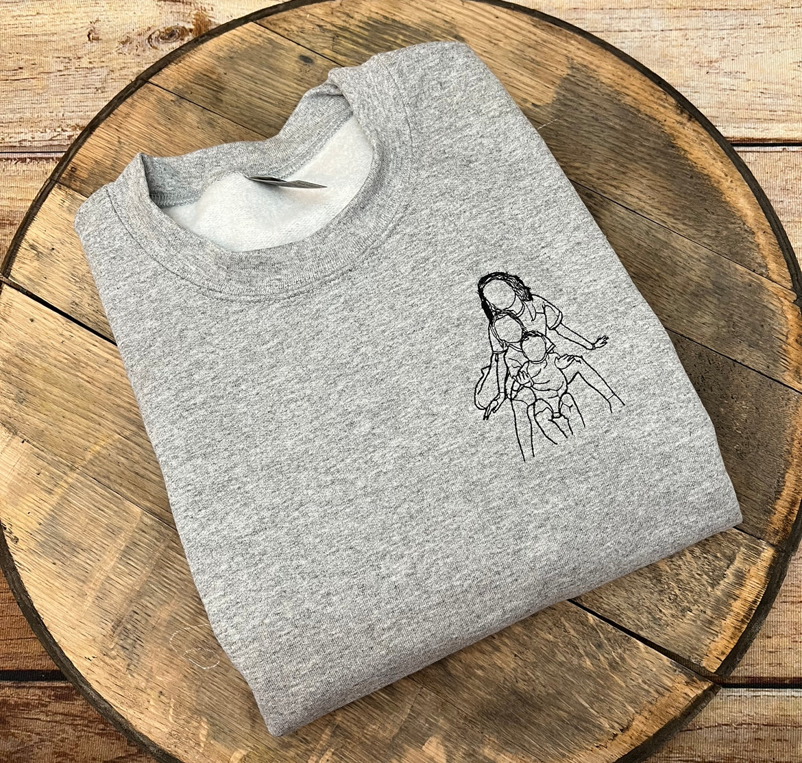Custom embroidered photo on sweatshirt (gilden)